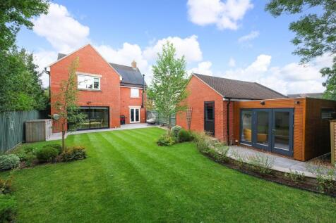 12 Nightinglale Close 5.JPG
