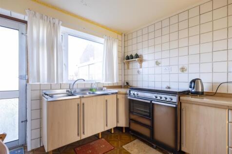 KITCHEN 2.jpg