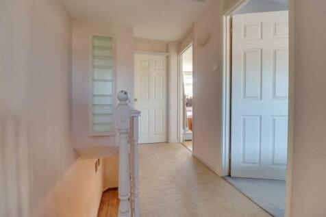 54 ALICIA AVENUE NEW-10.jpg