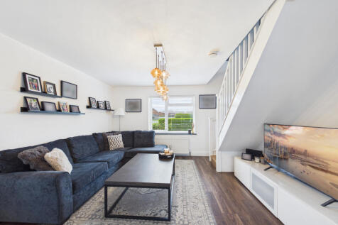 CAM01354G0-PR0704-STILL006