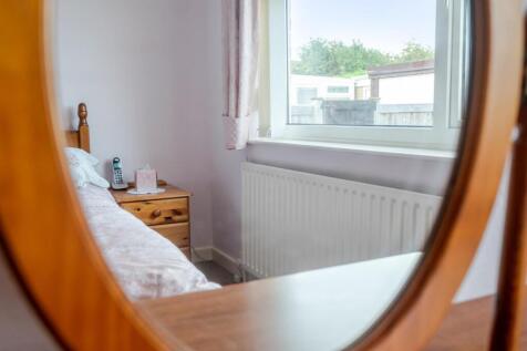 lifestyle bedroom.jpg