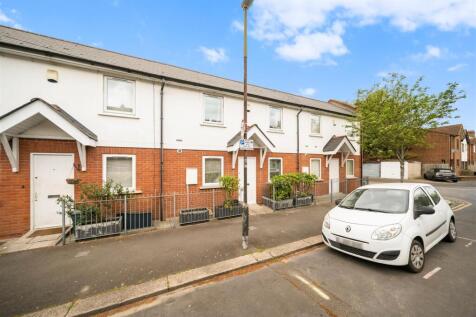 51 Grove Road, Sw19 1BJ-8.jpg