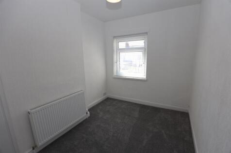13 Guthrie Street, Barry, CF63 4PR photo 5
