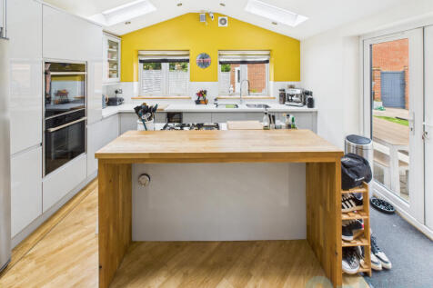 CAM04024G0-PR0029-STILL032