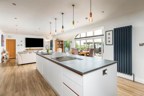 Kitchen_4.jpg