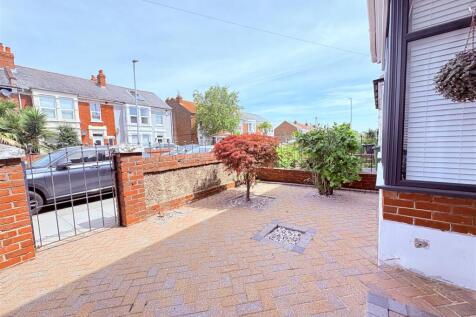 Front  Forecourt