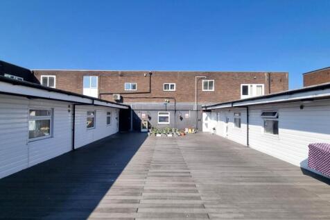 Gold Court, King Harry Street, Hemel Hempstead photo 2