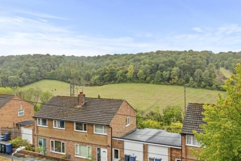 24 Arundel Road, HP12 4NE-13.jpg