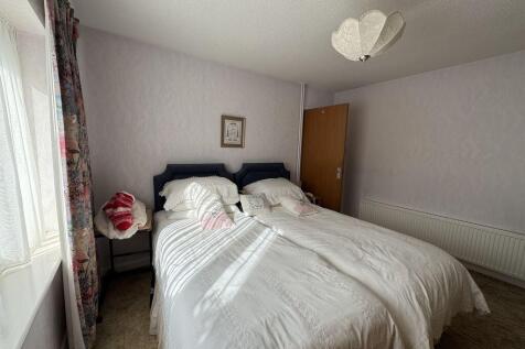 GROUND FLOOR DOUBLE BEDROOM