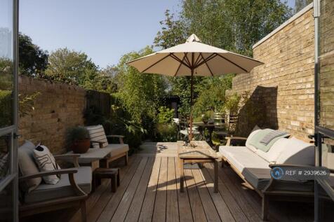 Pembroke Road, London, E17 photo 4