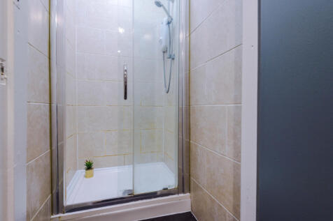 23 Norwood Terrace, Bathroom 2