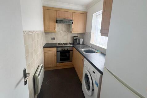The Ashleighs, Sanders Road, Canvey Island, Essex photo 5