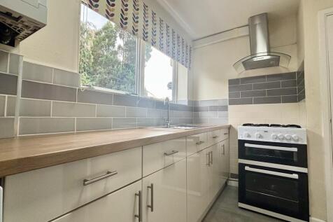CHARNWOOD CLOSE, SO53 photo 4