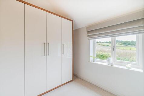 Master Bedroom Dressing room/Bedroom 4