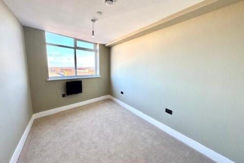 FLAT 8 DONCASTER ROAD S70 photo 3