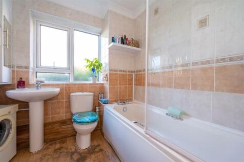 15 Winsor Close-10.jpg