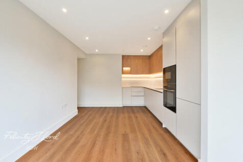 2 Maple Mews, London photo 4
