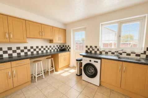 Langport Close, Freshbrook, Swindon photo 4