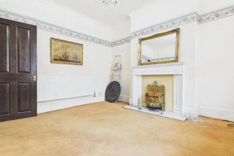 CAM03729G0-PR0395-STILL013
