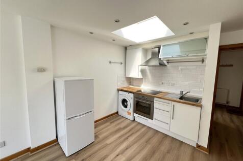 High Road, Whetstone, London, N20 photo 2