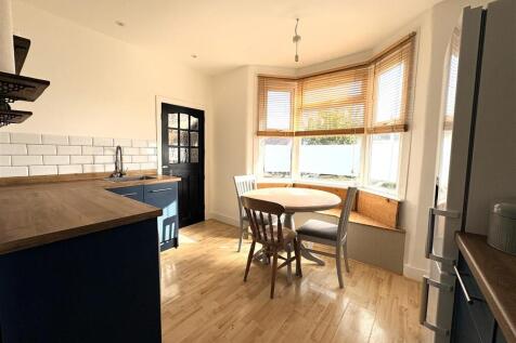 Torquay Drive, Leigh-On-Sea photo 4