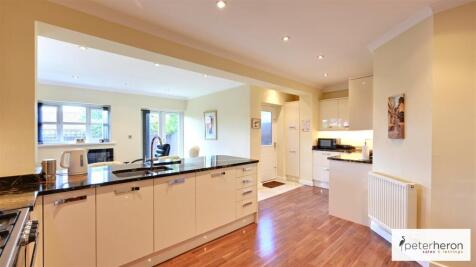 Kitchen/Diner &amp; Family Area