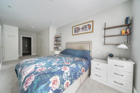 1371482-21-68f79c...