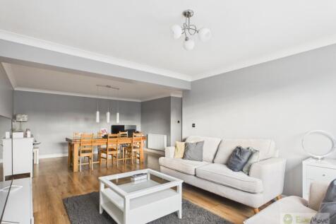 EweMove Mildenhall College Road Living 2