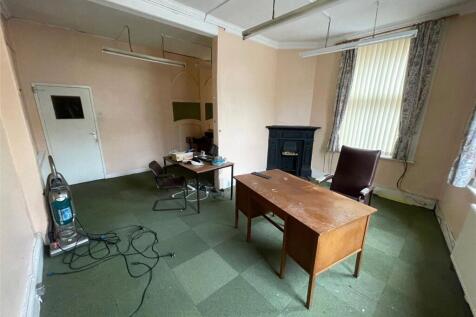 Retail Property (high street) for sale Image 3