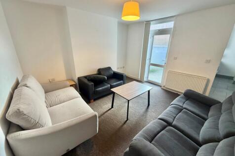 Grimsby Terrace, NOTTINGHAM photo 2