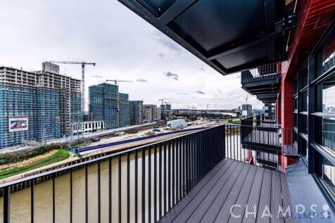 Defoe House, City Island, Canning Town, E14 photo 3