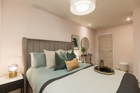 This city-centre one-bed apartment at Moda, New York Square is perfectly located in the heart of Leeds, just a stones throw from the vibrant Victoria Gate district. Enjoy state-of-the-art amenities, a