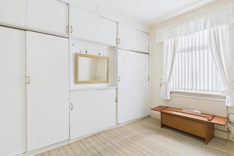 CAM03729G0-PR0171-STILL034