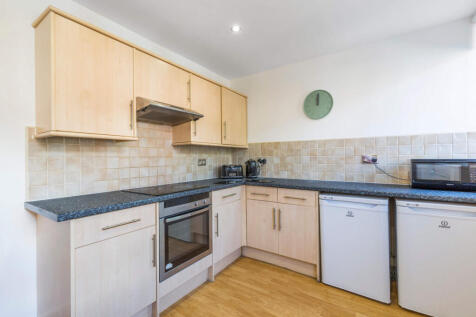 Hartley Crescent, Leeds photo 5