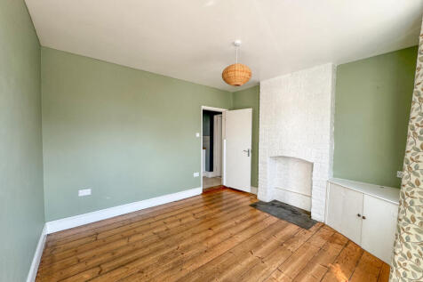 Cheveley Road Newmarket photo 3