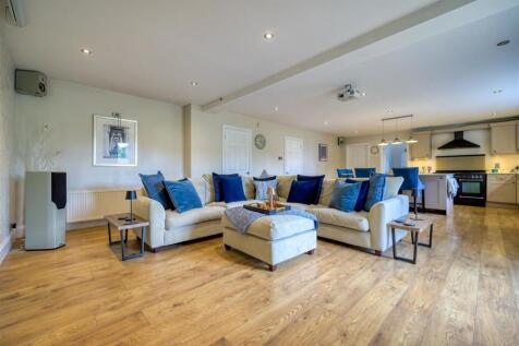 5 Wood Lane - Internal (12 of 24).jpg