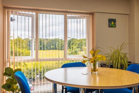 Oaktree Business Centre-19.jpg