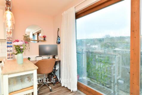 Lounge/ Kitchen