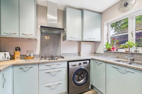 CAM03729G0-PR0110-STILL002