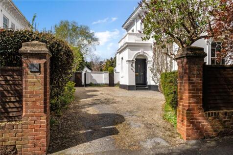 12 Lyndhurst Road