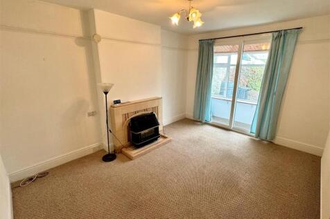 12 Trenance Avenue Lounge