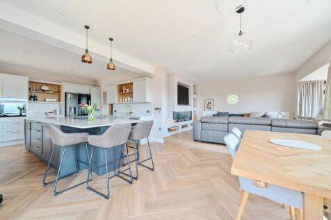 Kitchen/Sitting Room