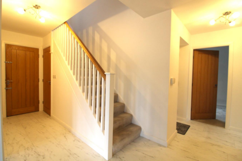 Old Hopkinson Drive, Birkby, HD2 photo 3