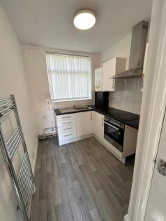 10 Oak Avenue, Whitefield, M45 7FN photo 4