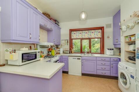 KITCHEN, DINER AND LOUNGE