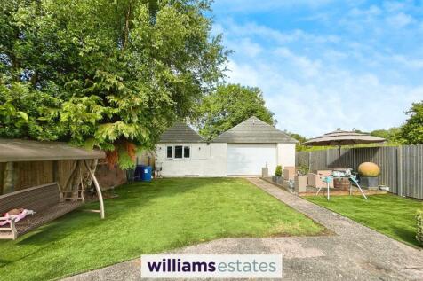 Workshop and Rear Garden