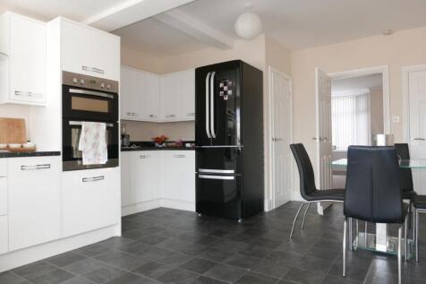 19 Kirkham Drive, Hull, HU5 2BS photo 3