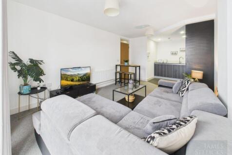 Open plan living/dining/kitchen area