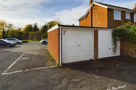 CAM03852G0-PR0142-STILL004