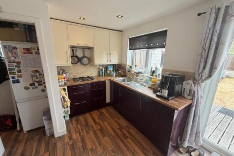 25 pimperne kitchen.jpg